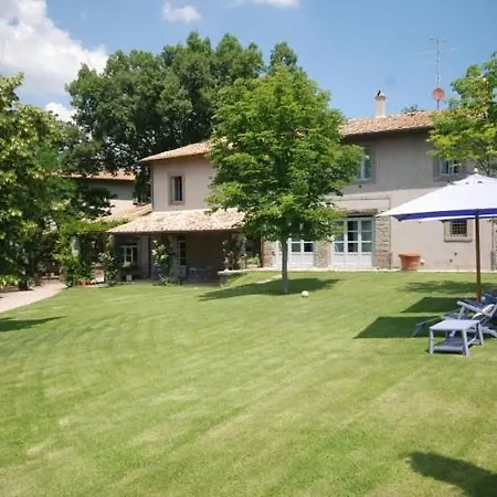 Villa Sleeps 23 *